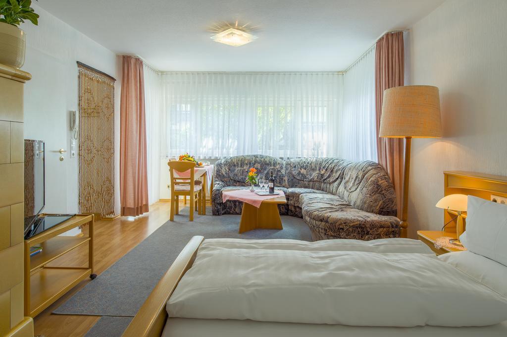 Hotel Schloessmann Garni Bad Konig Room photo